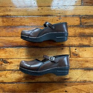 Brown dansko clogs with strap